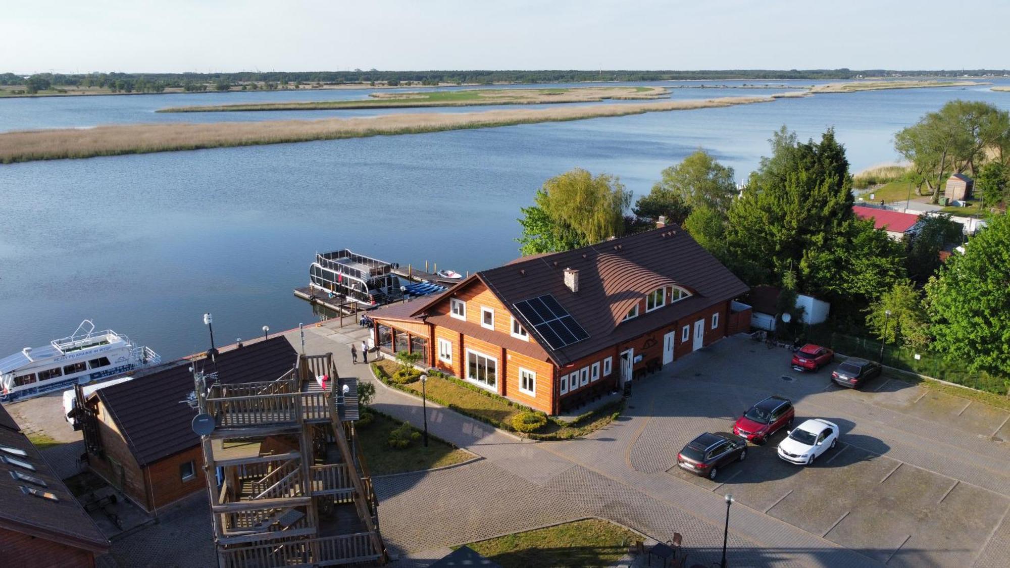 Karczma Rybna Rybaczowka Marina B&B Świnoujście Exteriör bild